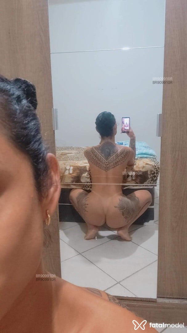 Acompanhante travesti com cabelo castanho de olhos pretos em Curitiba - Morena