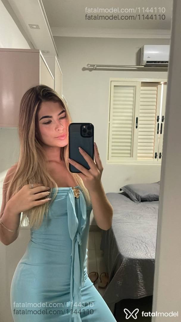 Acompanhante mulher loira (o) de olhos azuis em Três Corações - Bruna