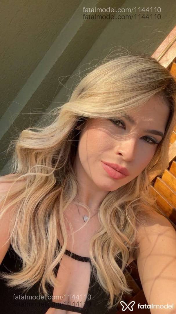 Acompanhante mulher loira (o) de olhos azuis - Bruna