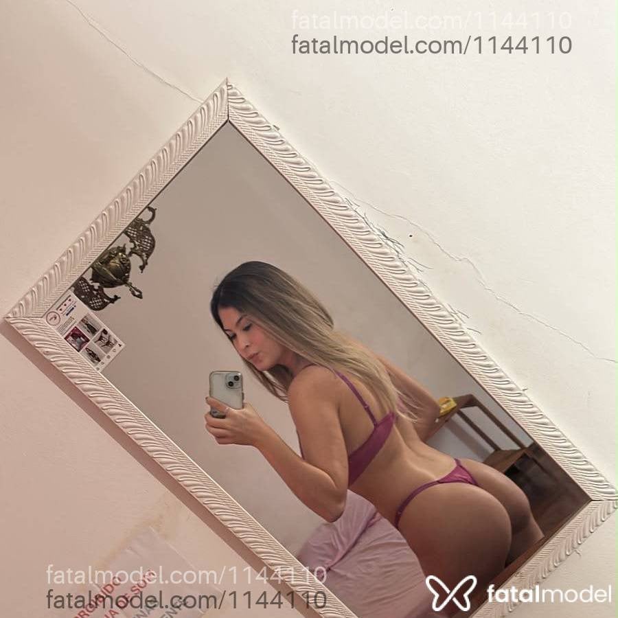 Acompanhante mulher loira (o) de olhos azuis em Três Corações - Bruna