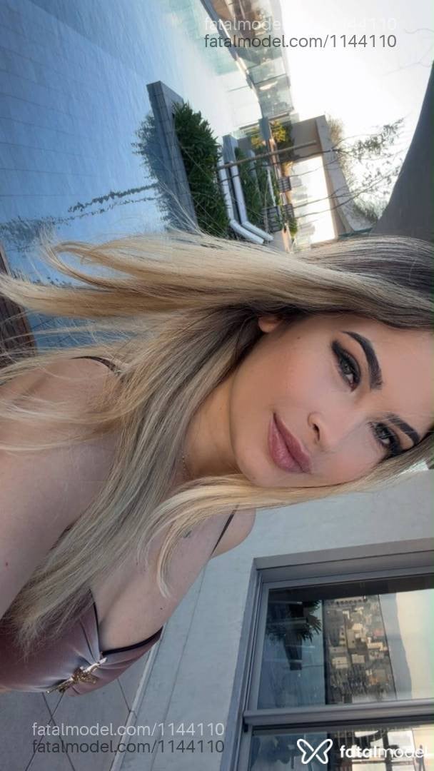 Acompanhante mulher loira (o) de olhos azuis - Bruna