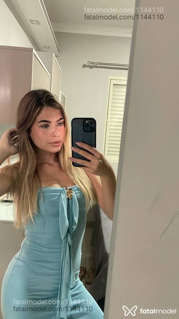 Acompanhante mulher loira (o) de olhos azuis em Três Corações - Bruna