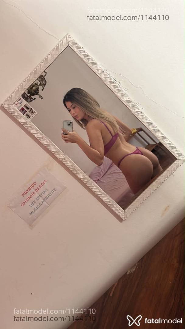 Acompanhante mulher loira (o) de olhos azuis - Bruna