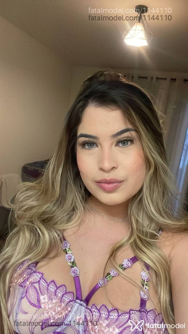 Acompanhante mulher loira (o) de olhos azuis em Três Corações - Bruna