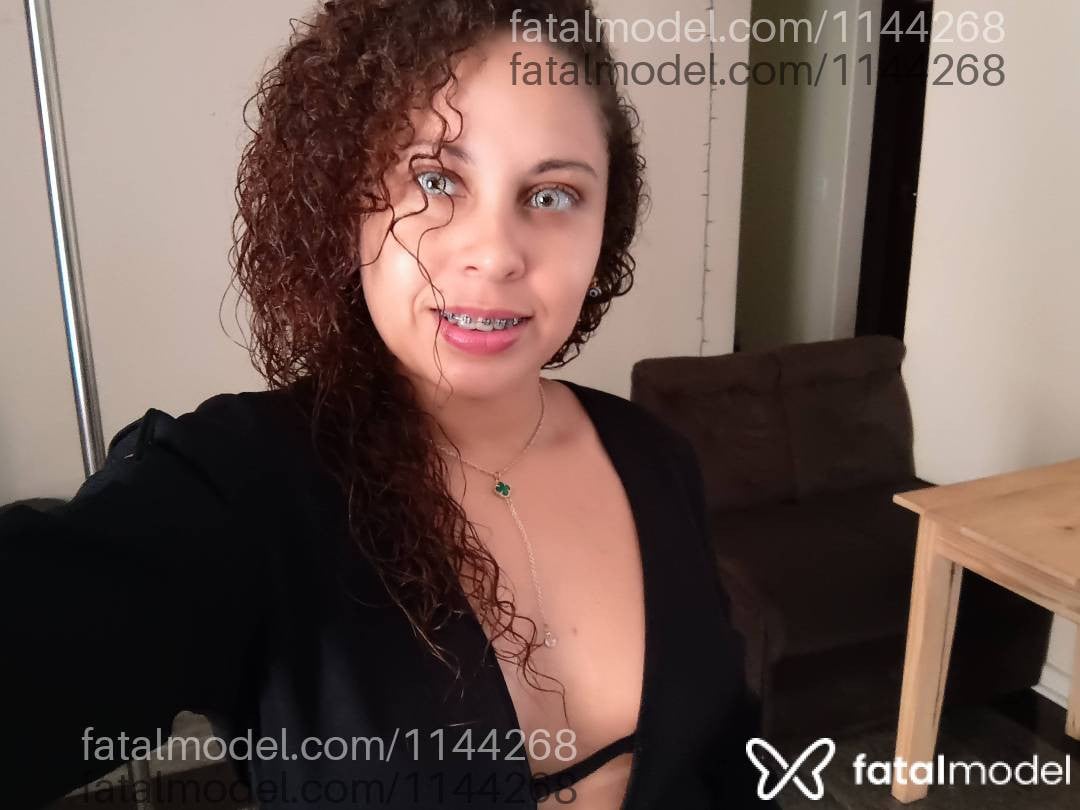 Acompanhante mulher com cabelo castanho de olhos verdes em Avaré Acompanhante mulher com cabelo castanho de olhos verdes em Avaré - CLARA