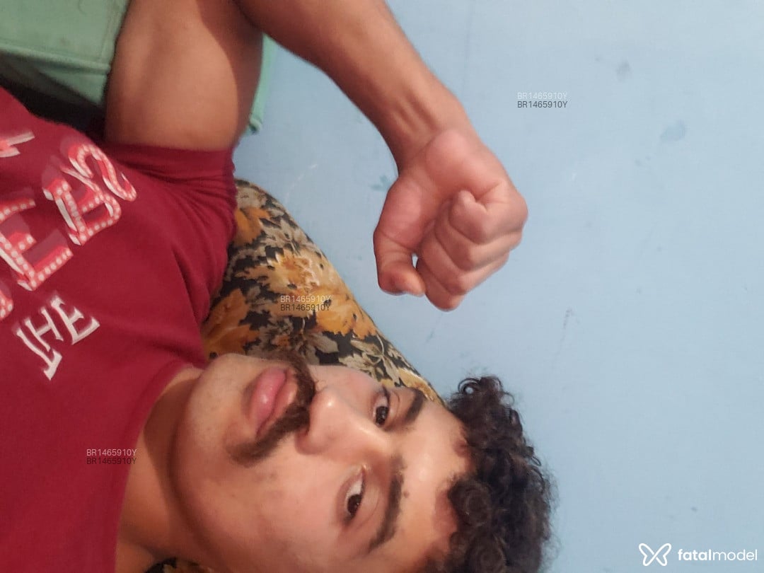 Acompanhante homem sem cabelo de olhos castanhos em Colombo - Rodrigo