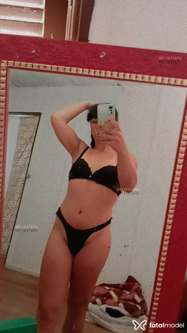 Acompanhante mulher trans morena (o) de olhos castanhos em São José - Bianca Pimentel