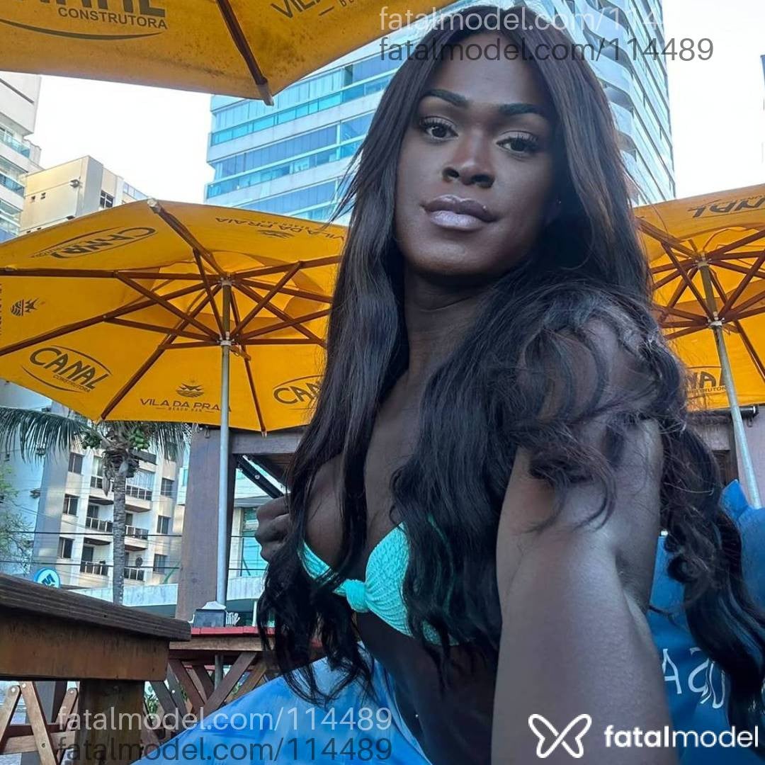 Acompanhante travesti morena (o) de olhos pretos - Arielly Alves