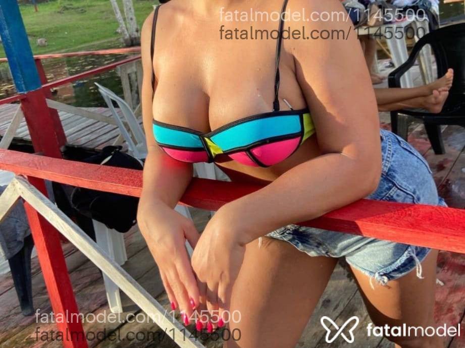 Acompanhante mulher loira (o) de olhos pretos - PATY FERRARI