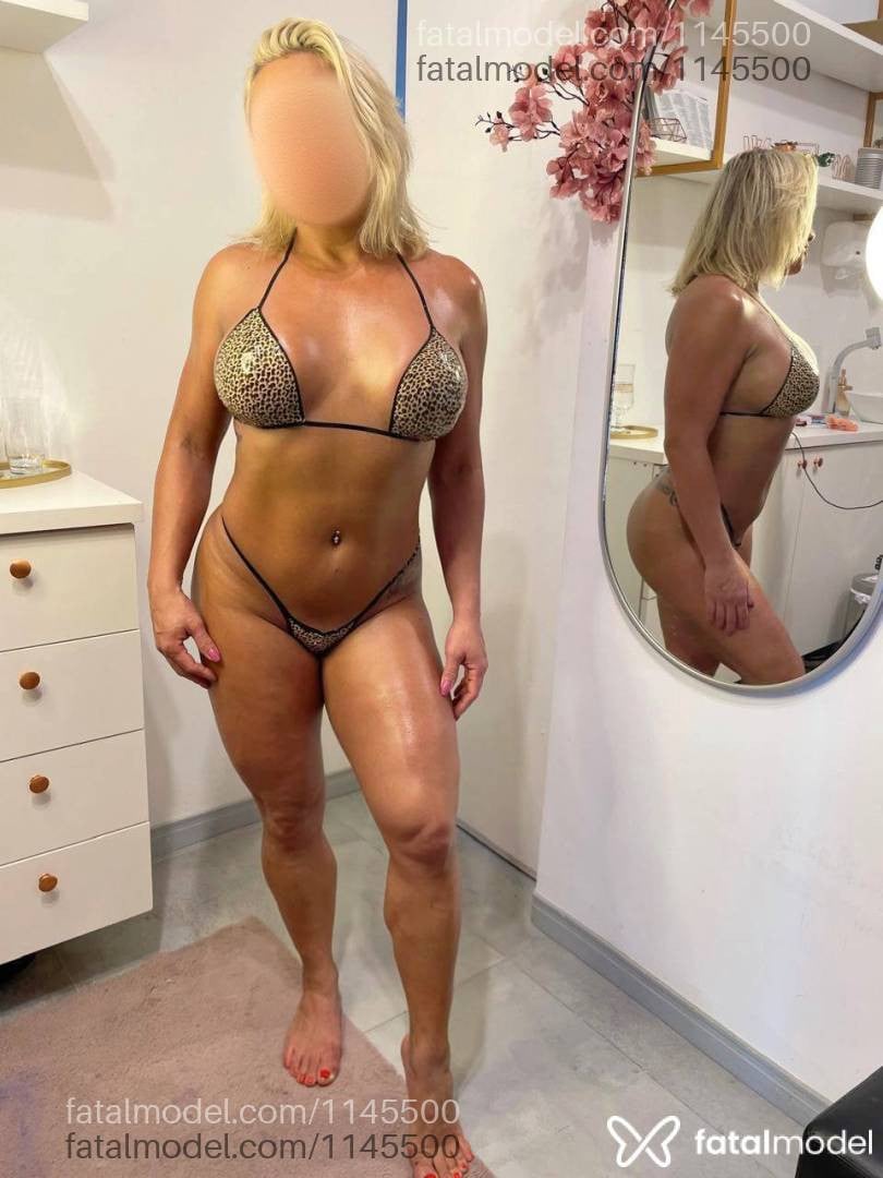 Acompanhante mulher loira (o) de olhos pretos - PATY FERRARI