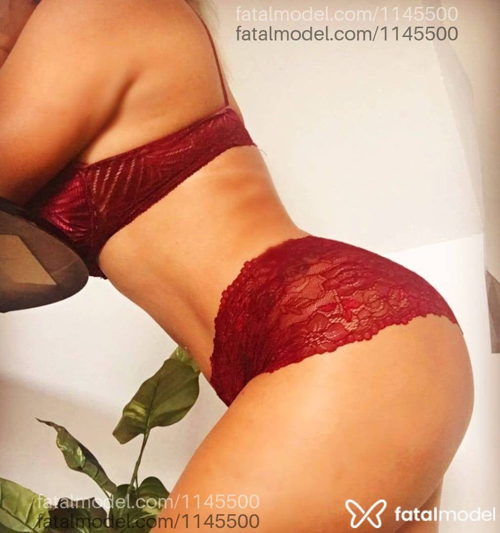 Acompanhante mulher loira (o) de olhos pretos - PATY FERRARI