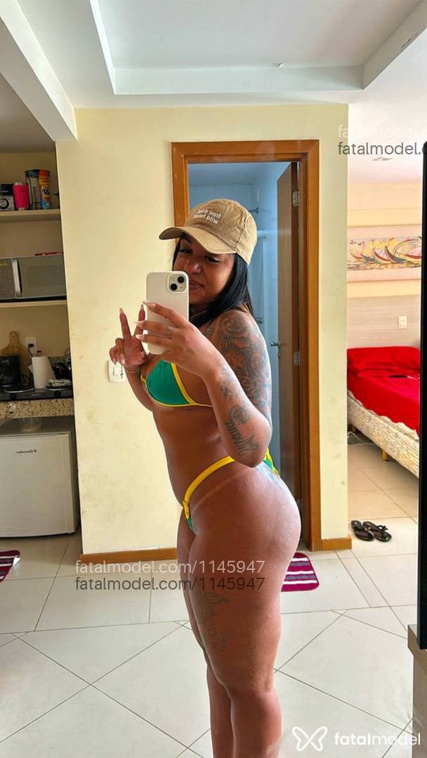 Acompanhante mulher morena (o) de olhos castanhos em Itajaí - Stella Cavalon