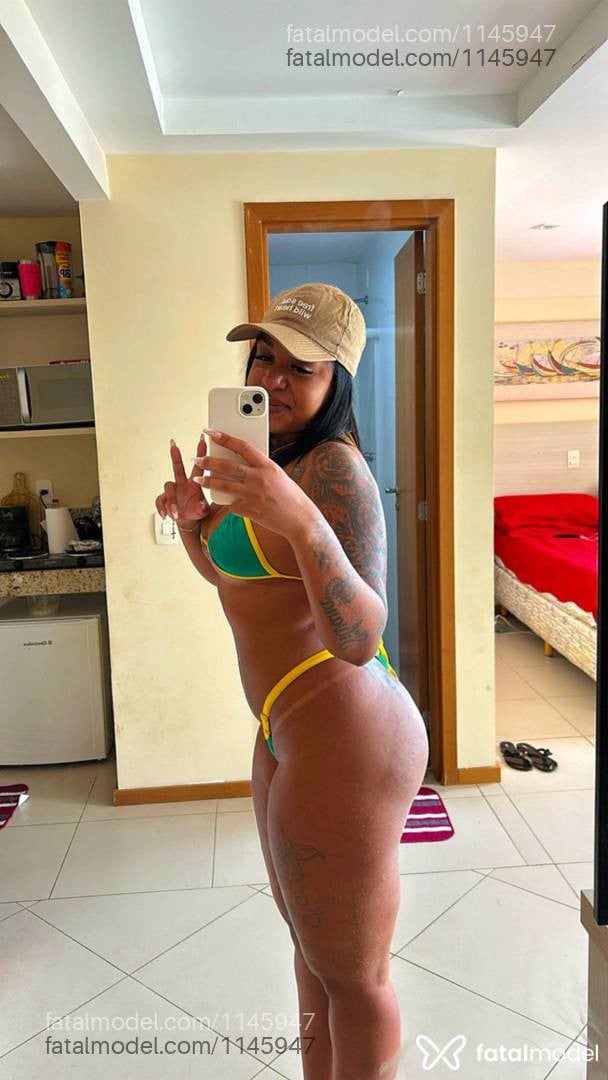 Acompanhante mulher morena (o) de olhos castanhos em Itajaí - Stella Cavalon