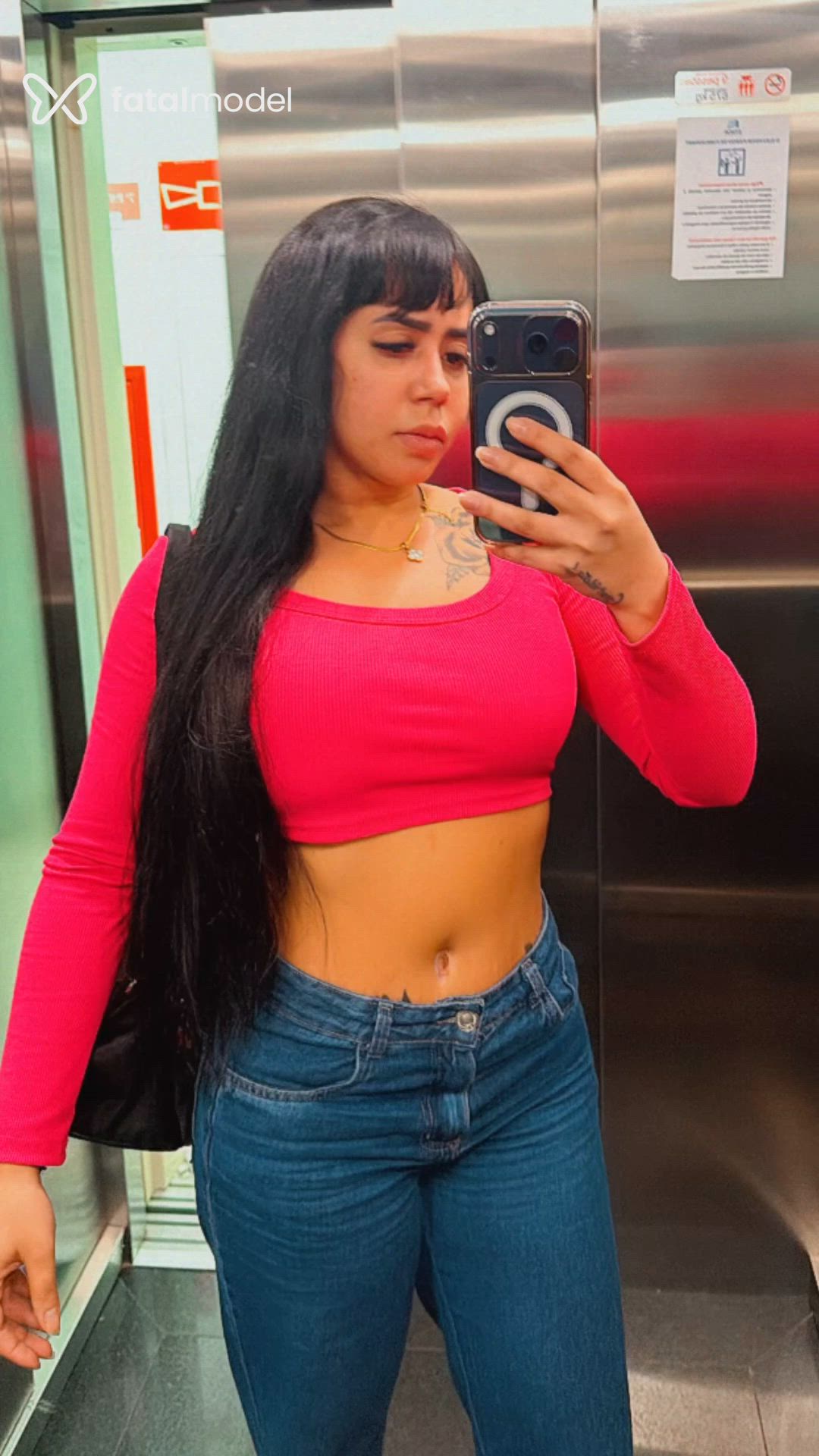 Acompanhante mulher morena (o) de olhos castanhos - Luana Acompanhante mulher morena (o) de olhos castanhos - Luana