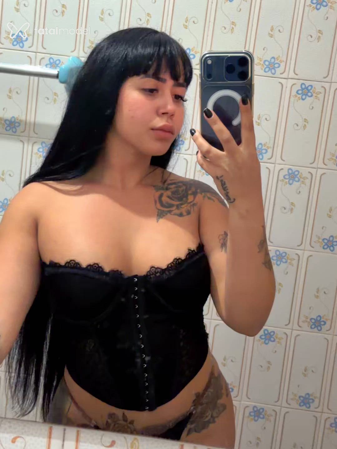 Acompanhante mulher morena (o) de olhos castanhos - Luana Acompanhante mulher morena (o) de olhos castanhos - Luana