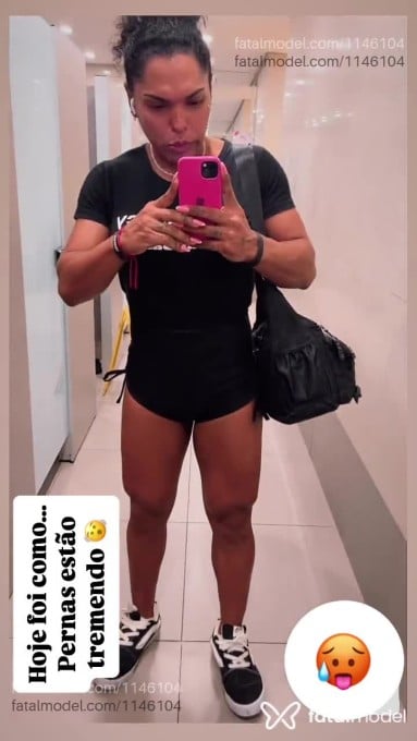 Acompanhante mulher trans morena (o) de olhos castanhos em Florianópolis - TransSarada