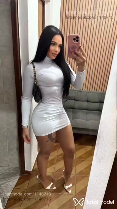 Acompanhante mulher com cabelo castanho de olhos castanhos em Sorocaba Acompanhante mulher com cabelo castanho de olhos castanhos em Sorocaba - Kim