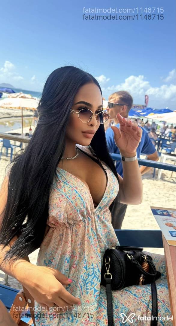 Acompanhante mulher com cabelo castanho de olhos castanhos em Divinópolis - Kim