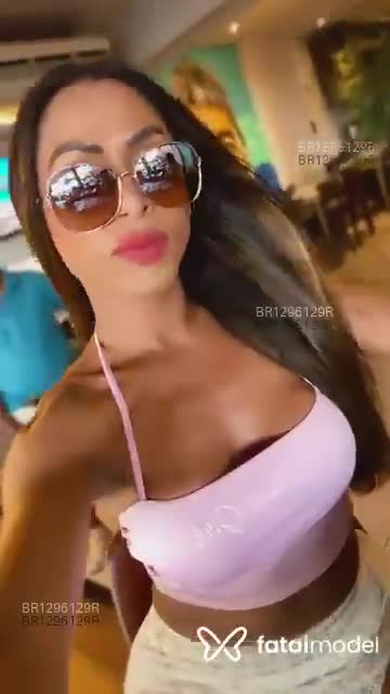 Acompanhante travesti com cabelo castanho de olhos castanhos em Atibaia Acompanhante travesti com cabelo castanho de olhos castanhos em Atibaia - Amanda Souza