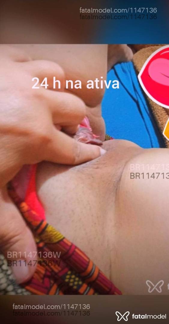 Acompanhante mulher com cabelo castanho de olhos mel - Elena Baichinha