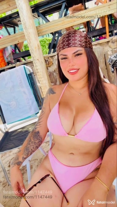 Acompanhante mulher morena (o) de olhos castanhos em Extrema Acompanhante mulher morena (o) de olhos castanhos em Extrema - Viviane