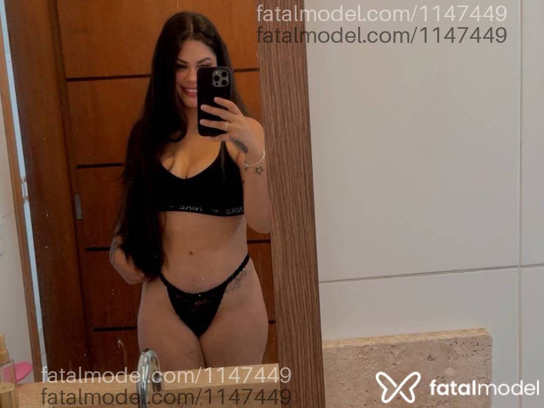 Acompanhante mulher morena (o) de olhos castanhos em Extrema Acompanhante mulher morena (o) de olhos castanhos em Extrema - Viviane