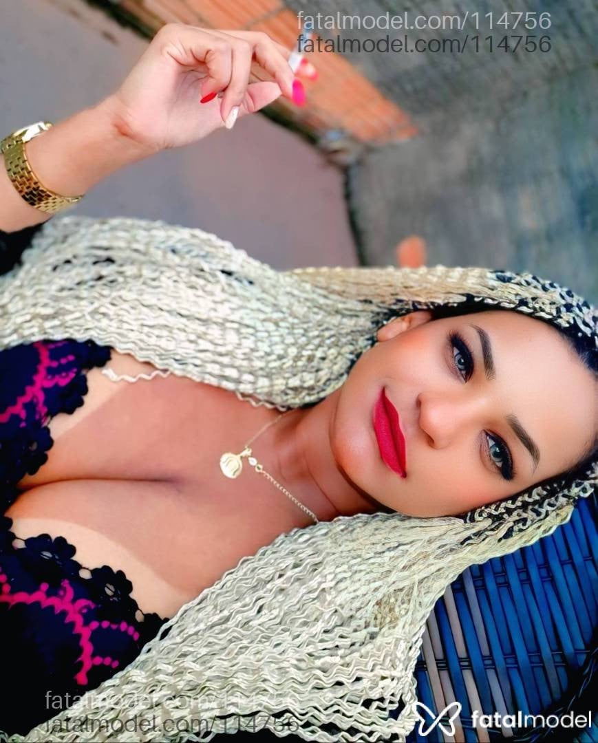 Acompanhante mulher com cabelo colorido de olhos pretos em Cáceres - BELA NEGRAA