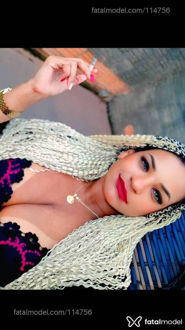 Acompanhante mulher com cabelo colorido de olhos pretos - BELA NEGRAA