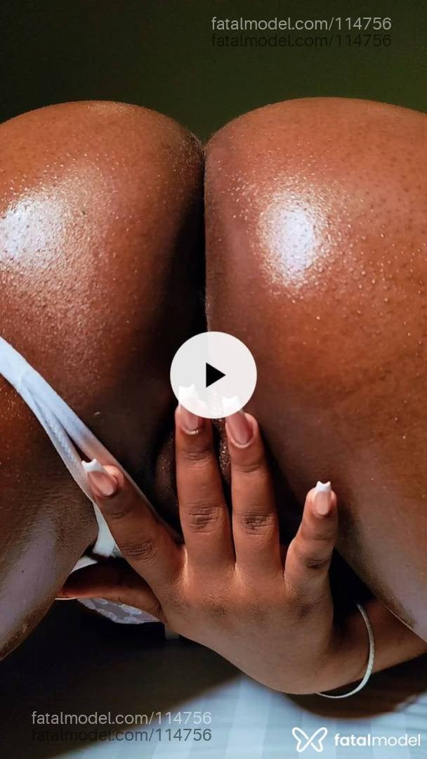 Acompanhante mulher com cabelo colorido de olhos pretos - BELA NEGRAA