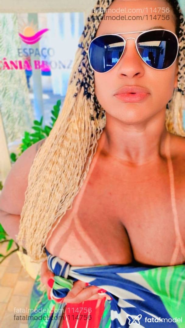 Acompanhante mulher com cabelo colorido de olhos pretos em Cáceres Acompanhante mulher com cabelo colorido de olhos pretos em Cáceres - BELA NEGRAA