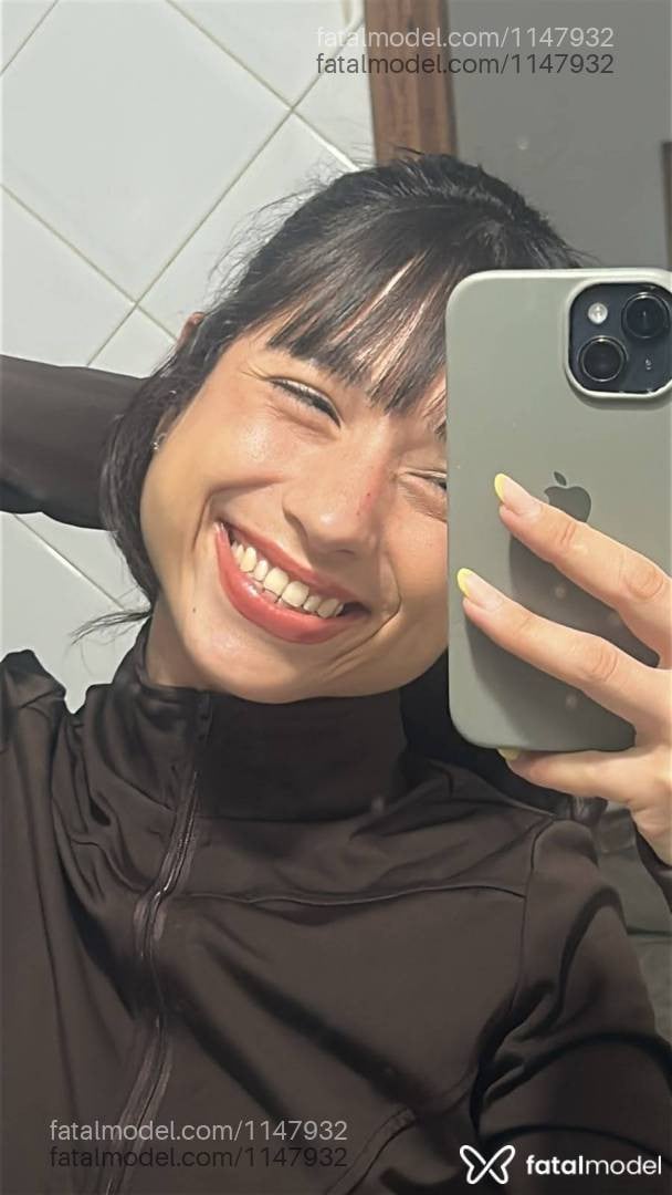 Acompanhante mulher com cabelo castanho de olhos castanhos - Jade Lorenzo
