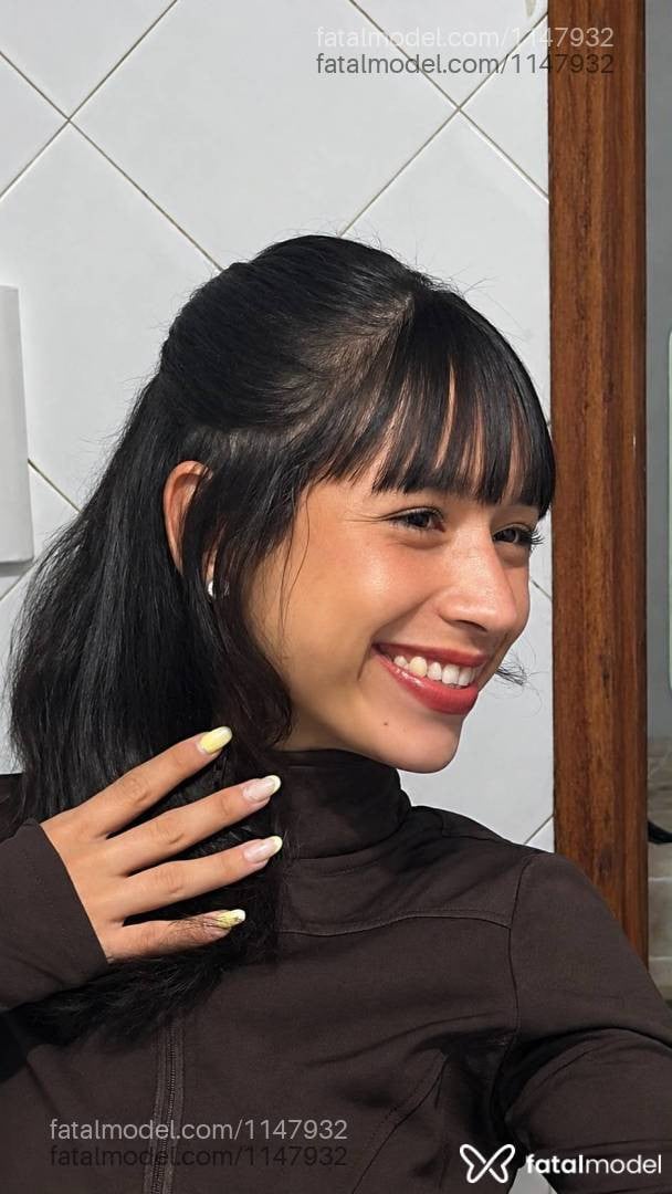 Acompanhante mulher com cabelo castanho de olhos castanhos - Jade Lorenzo