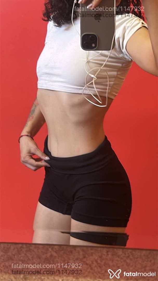 Acompanhante mulher com cabelo castanho de olhos castanhos - Jade Lorenzo