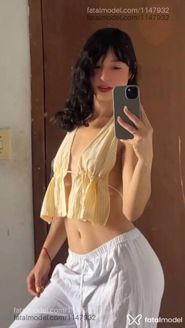 Acompanhante mulher com cabelo castanho de olhos castanhos - Jade Lorenzo