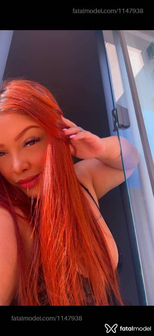 Acompanhante mulher com cabelo castanho de olhos castanhos - Larissa Ferraz