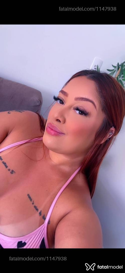 Acompanhante mulher com cabelo castanho de olhos castanhos - Larissa Ferraz