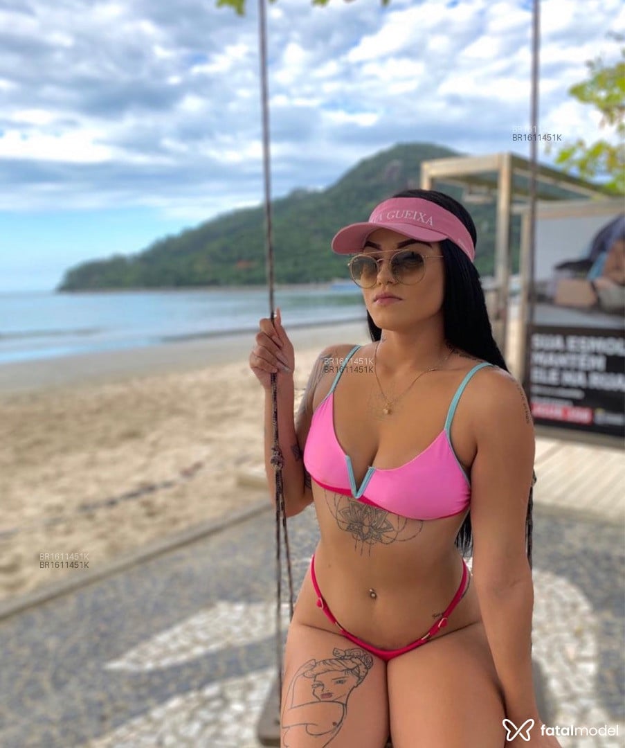 Acompanhante mulher morena (o) de olhos castanhos em Palotina Acompanhante mulher morena (o) de olhos castanhos em Palotina - Isabelly