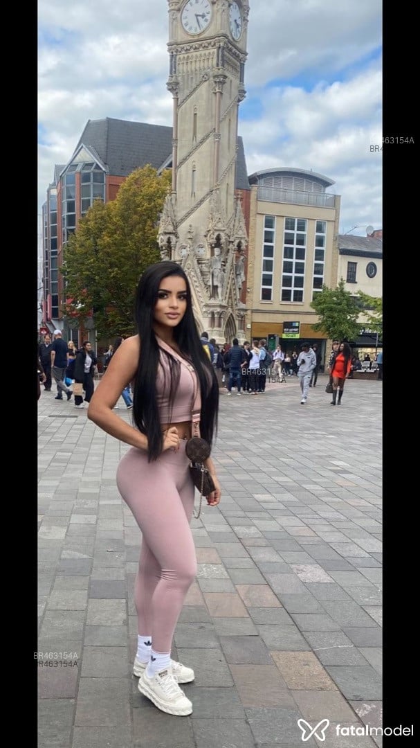 Acompanhante mulher morena (o) de olhos castanhos em Maringá - Thalia Gudinne