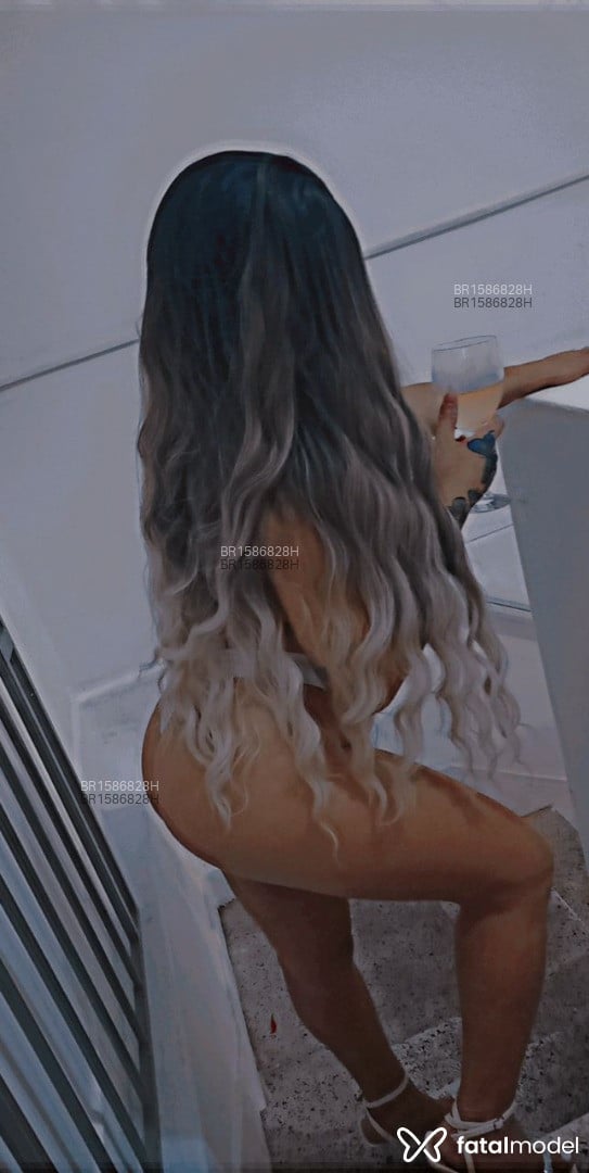 Acompanhante mulher com cabelo castanho de olhos castanhos em Juiz de Fora Acompanhante mulher com cabelo castanho de olhos castanhos em Juiz de Fora - Esterfany