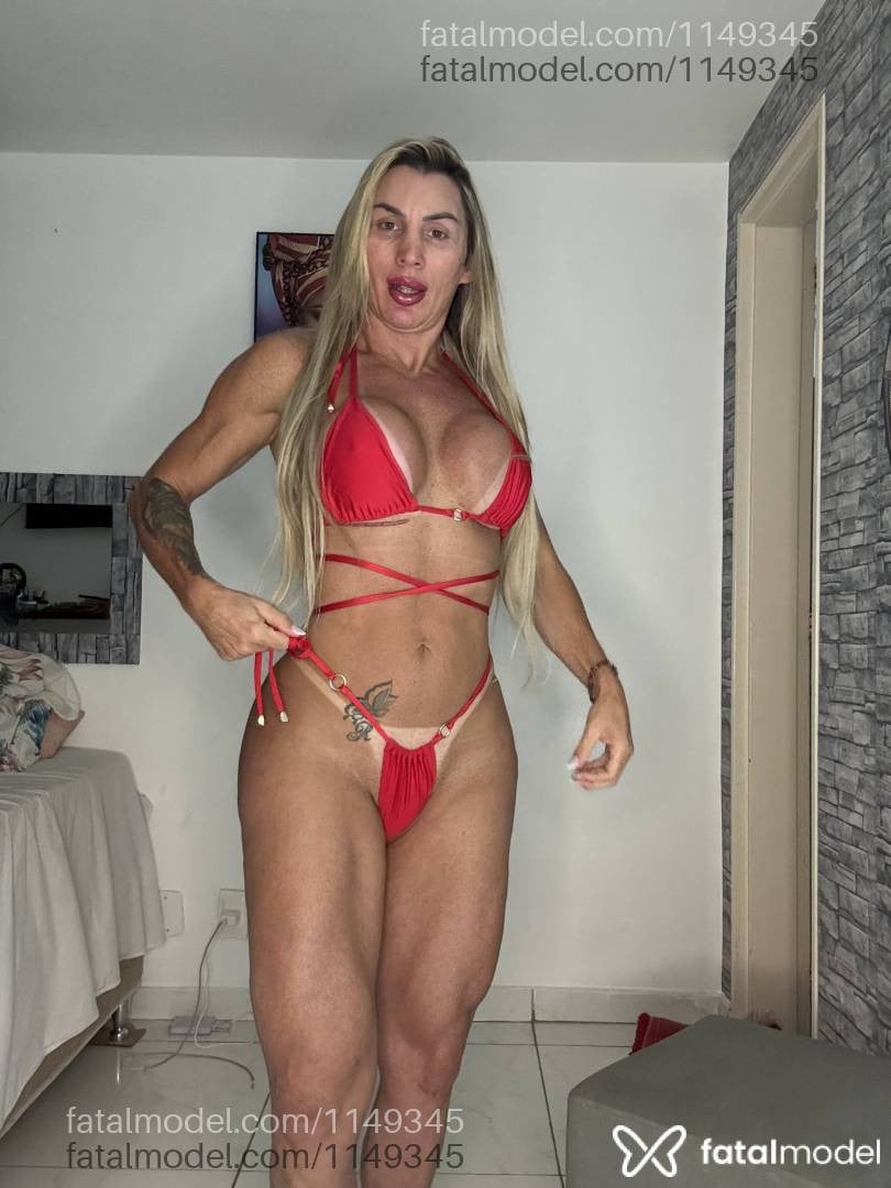 Acompanhante travesti loira (o) de olhos mel em Brasília - Renata Alves