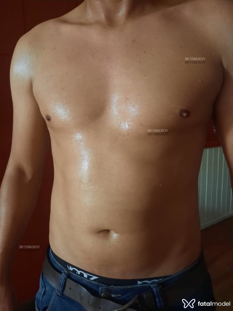 Acompanhante homem morena (o) de olhos castanhos em Bento Gonçalves Acompanhante homem morena (o) de olhos castanhos em Bento Gonçalves - Jeferson