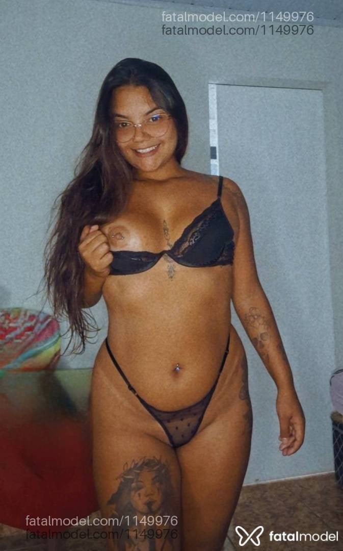 Acompanhante mulher com cabelo castanho de olhos castanhos - Joice