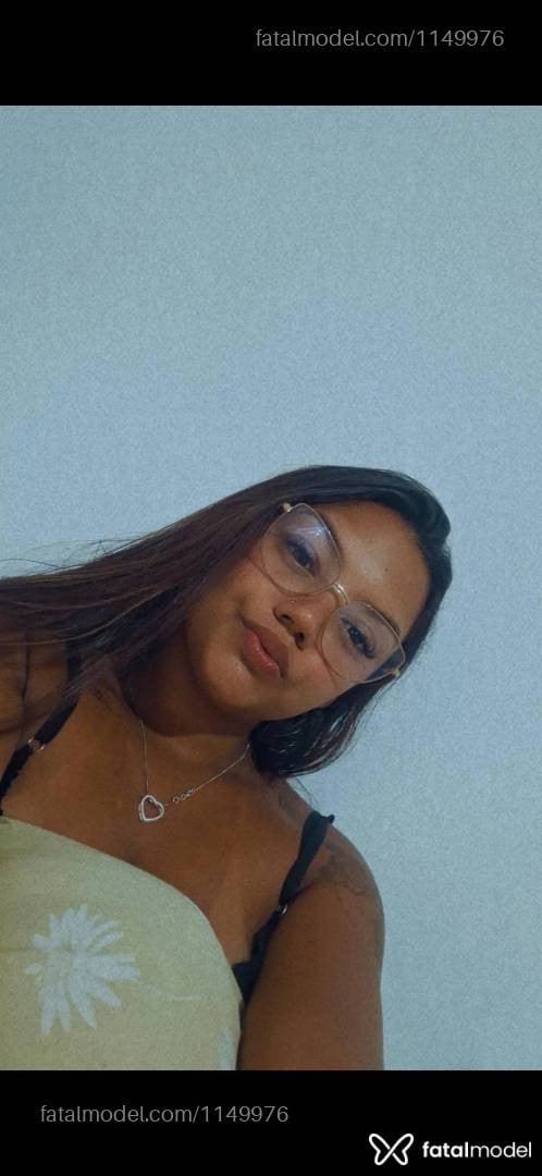 Acompanhante mulher com cabelo castanho de olhos castanhos - Joice