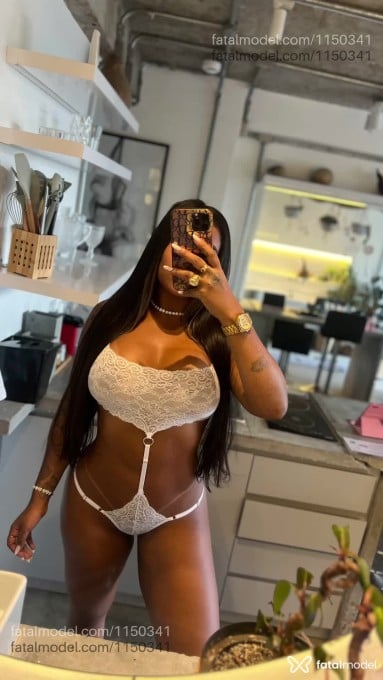 Acompanhante mulher com cabelo castanho de olhos pretos em São Paulo Acompanhante mulher com cabelo castanho de olhos pretos em São Paulo - Laura Lopes
