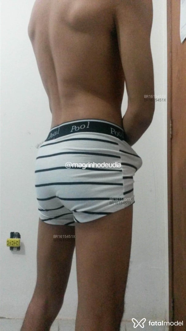 Acompanhante homem morena (o) de olhos castanhos em Uberlândia - magrinhodeudia