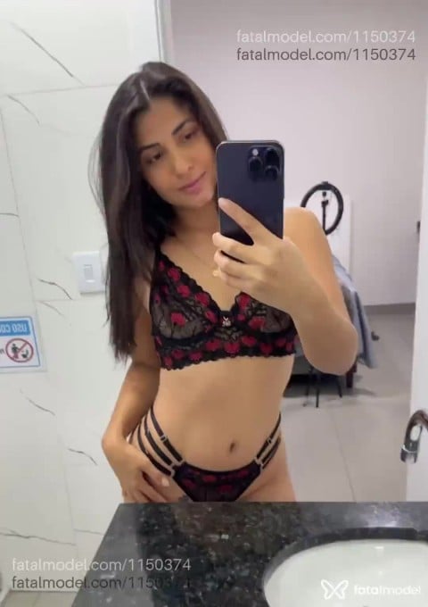 Acompanhante mulher com cabelo castanho de olhos castanhos em Virtual - Sabrina