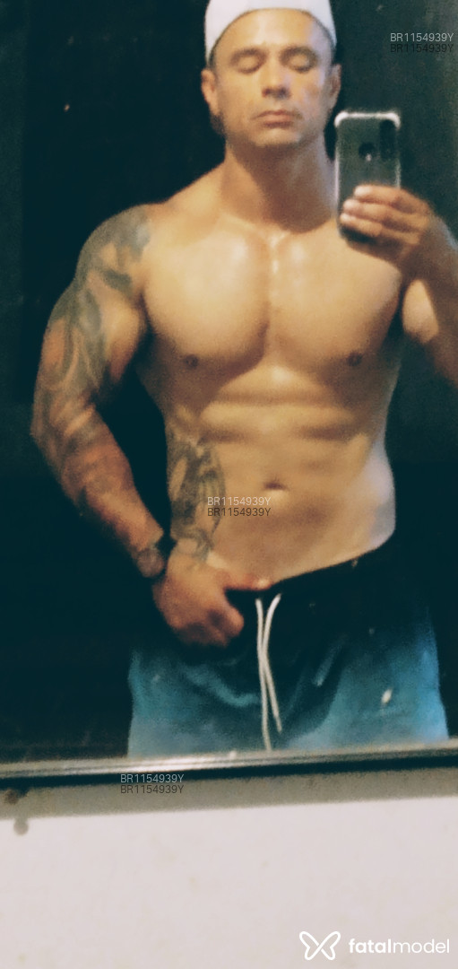 Acompanhante homem morena (o) de olhos mel em Porto Alegre - Mikael