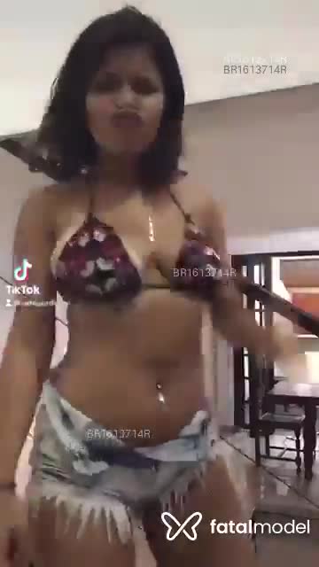 Acompanhante mulher morena (o) de olhos castanhos em Volta Redonda - Raffe