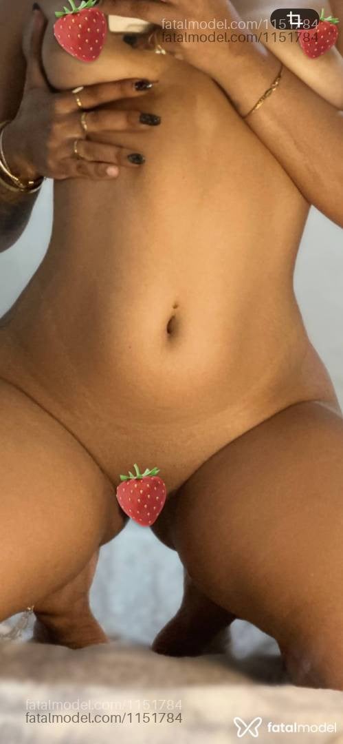Acompanhante mulher morena (o) de olhos castanhos - Mirella Cartier