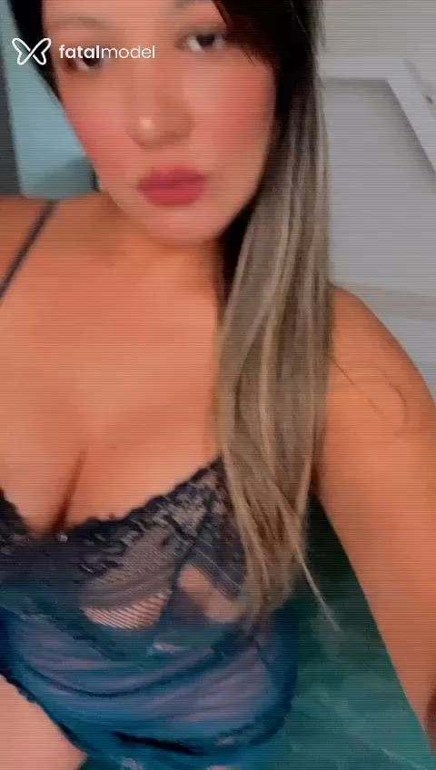 Acompanhante mulher loira (o) de olhos mel - Alice Scott Acompanhante mulher loira (o) de olhos mel - Alice Scott